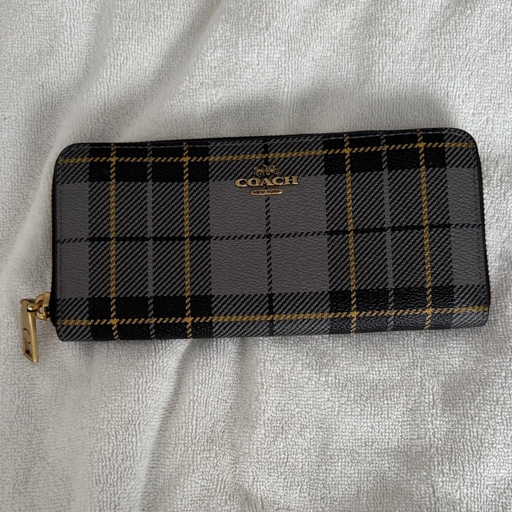 Coach Black and Gray Plaid Wallet - Picture 1 of 4